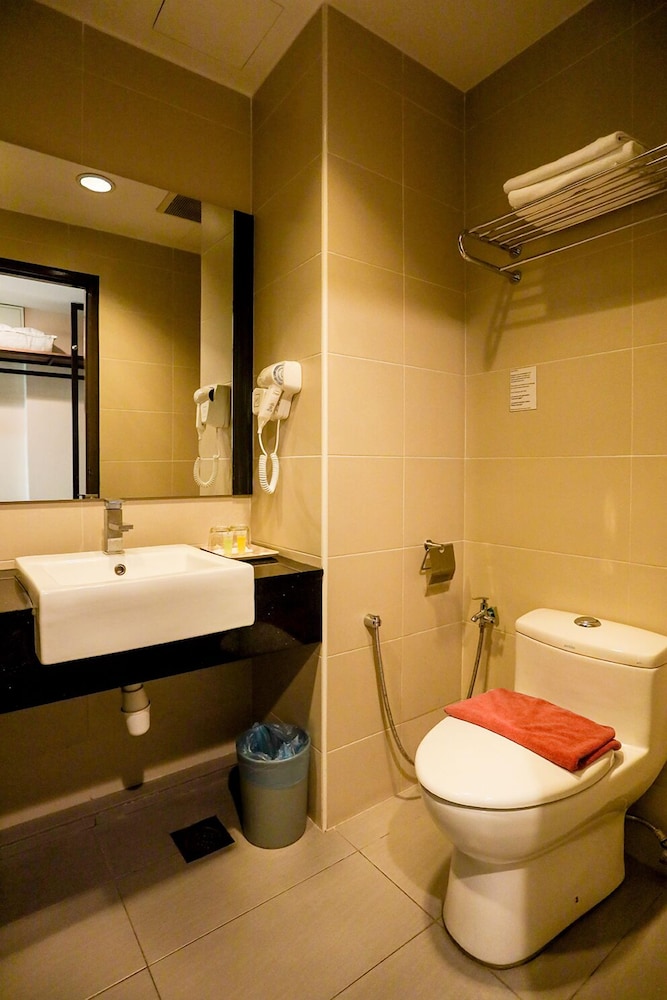 Marvelux Hotel 38/44