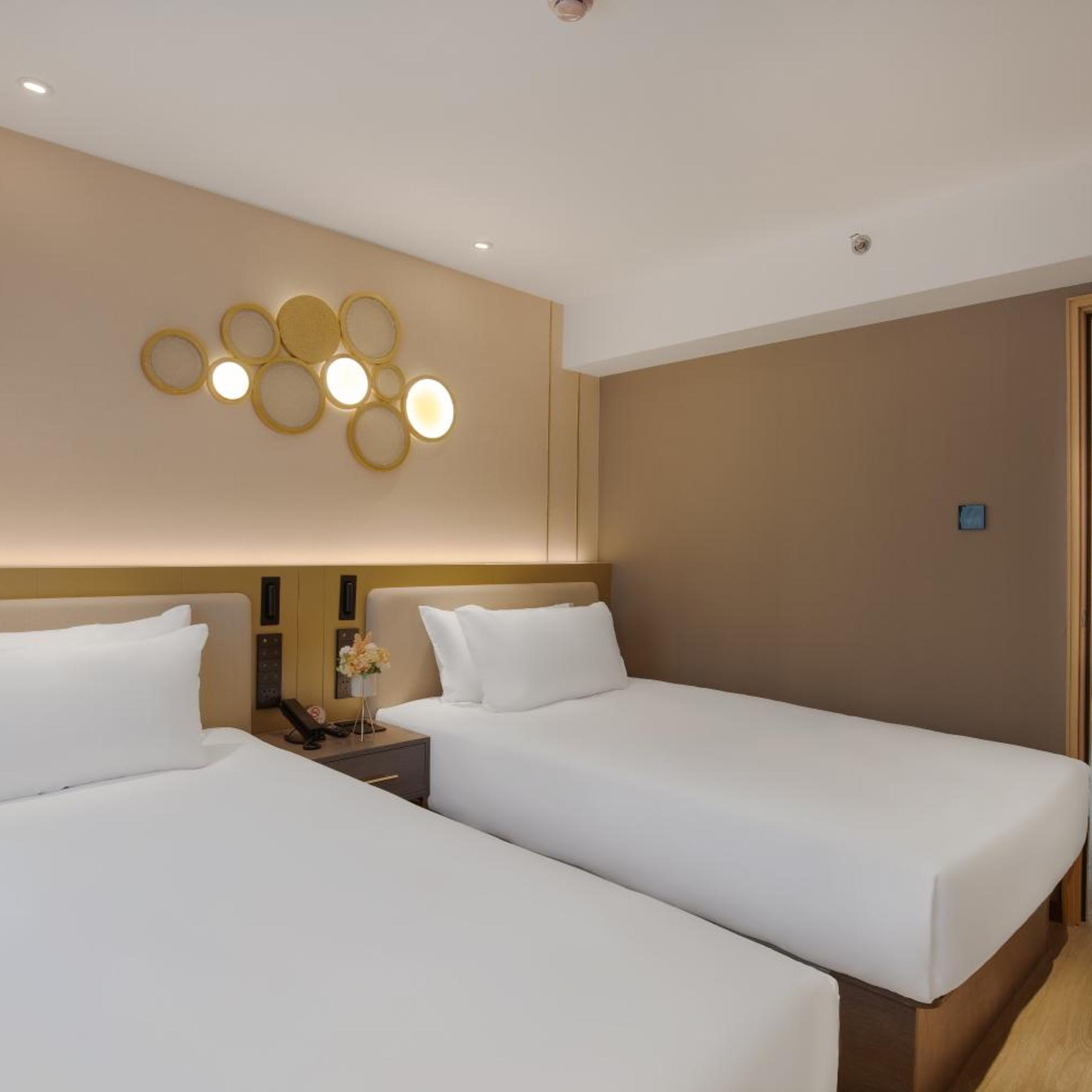 Orange Hotel (Beijing Yansha Liangma River) 5/50
