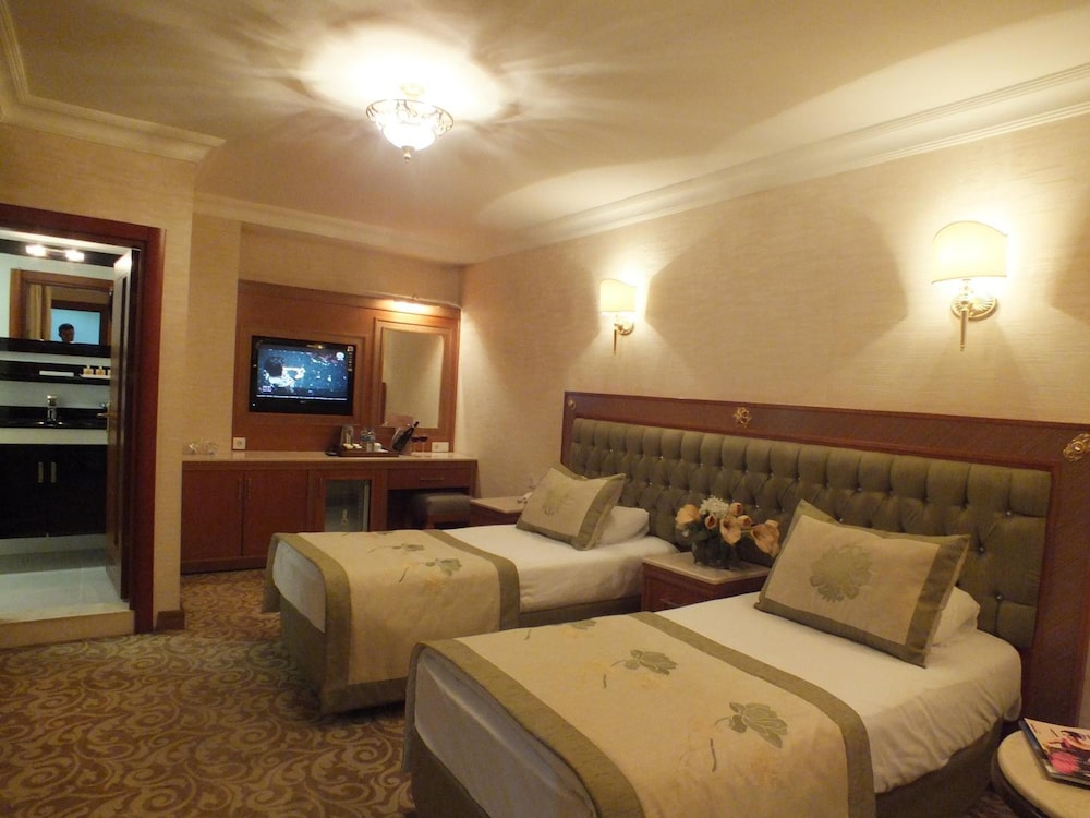 Grand Asiyan Hotel 12/46