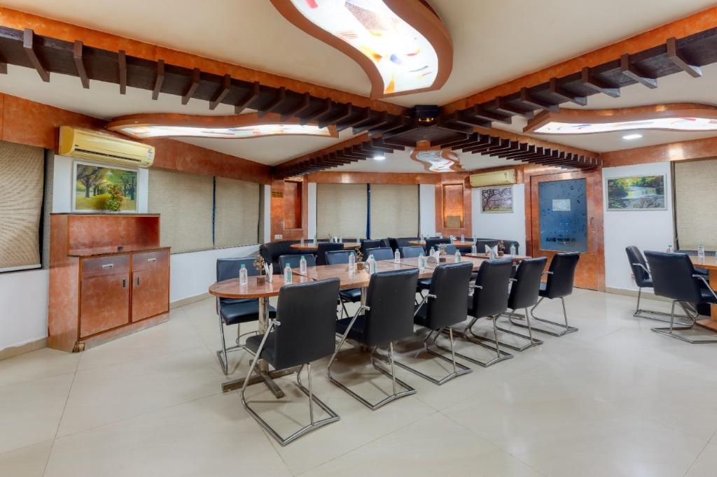 HOTEL MANGALAM 38/49