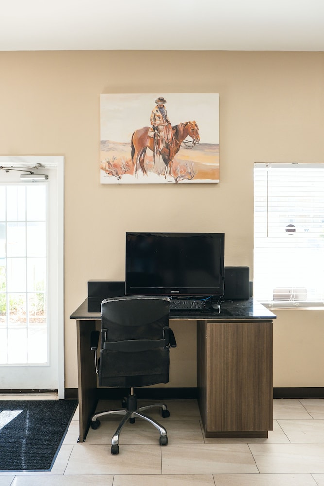 Baymont by Wyndham Fort Stockton 43/52