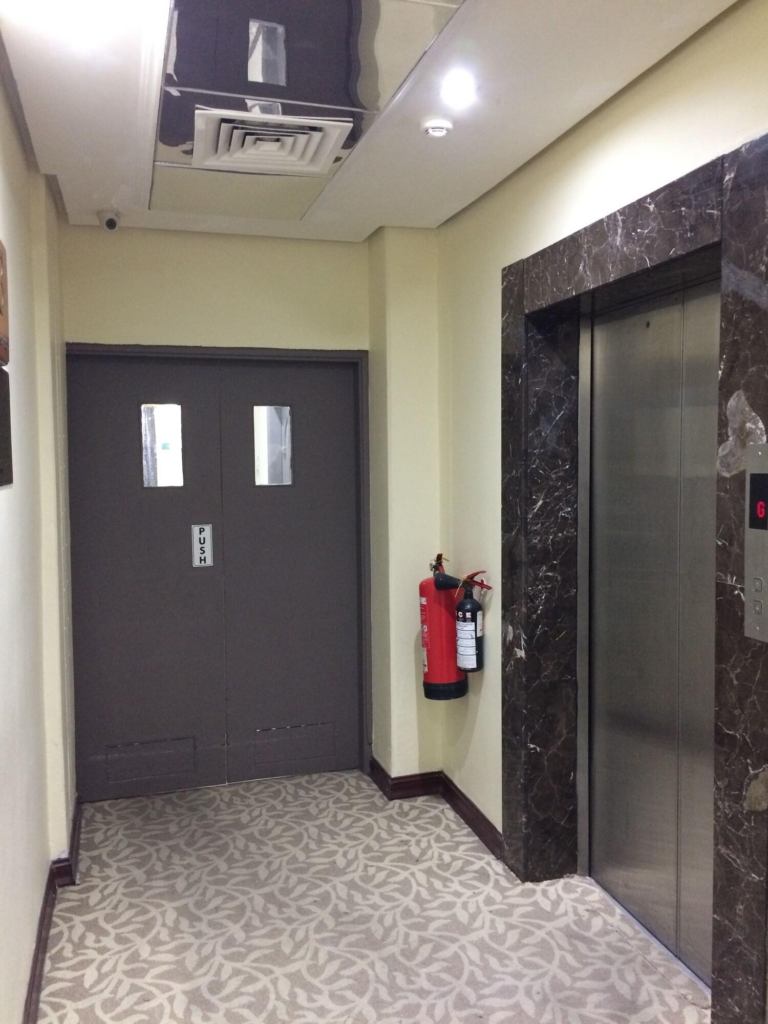 Imperial Suites Hotel 3/32