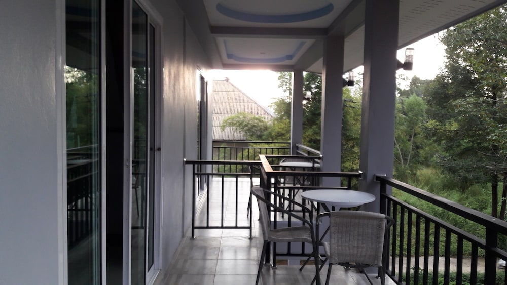 Tamarind Twin Resort 36/49
