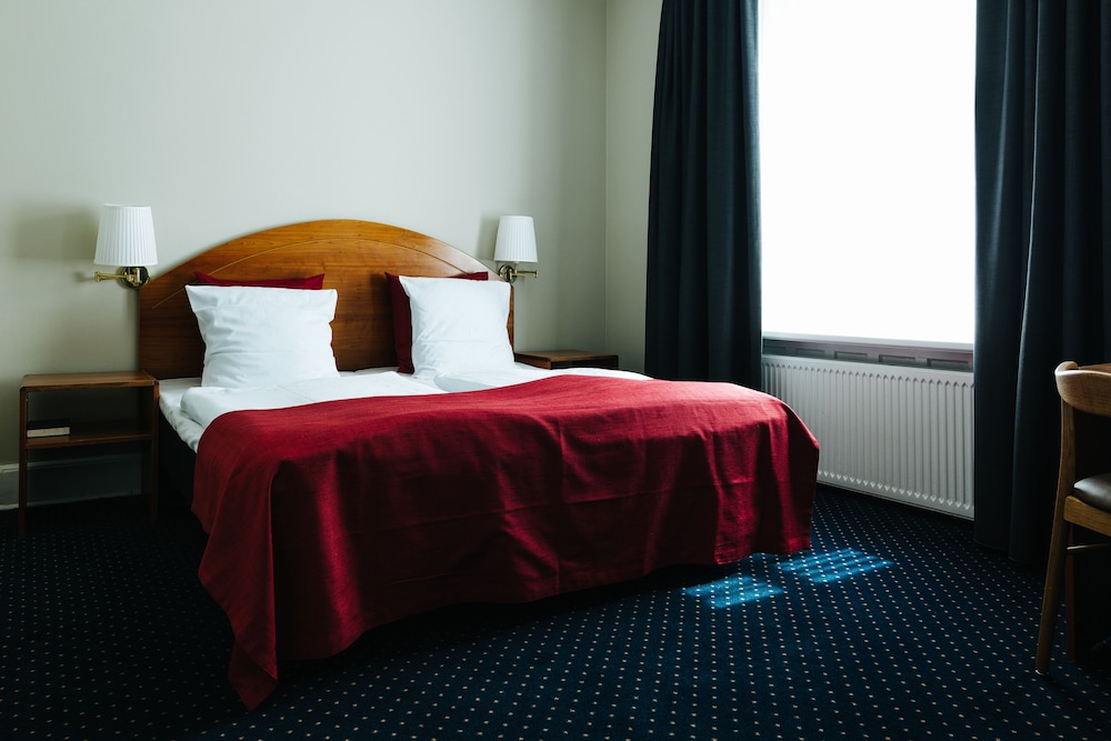 City Nebo Hotel 32/65