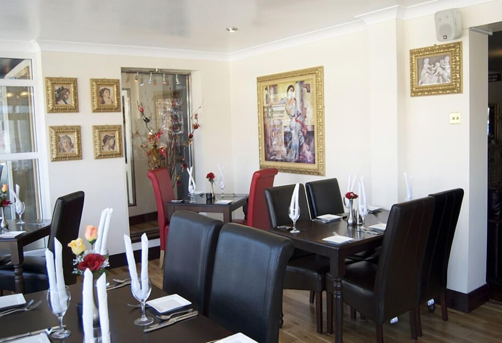 Villaggio Hotel & Restaurant 25/36