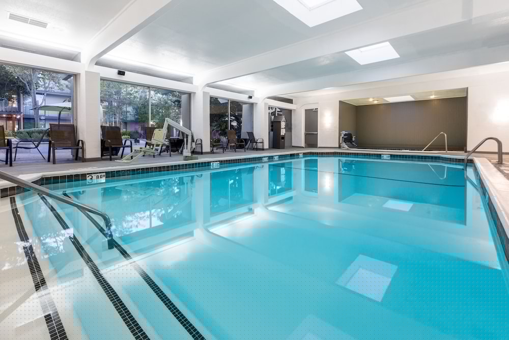 Holiday Inn Dublin Pleasanton 35/70