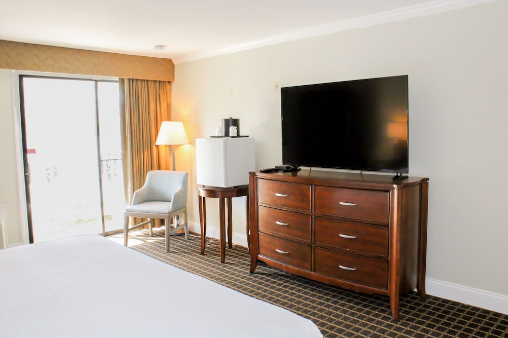 Resort Conference Center At Hyannis 10/63