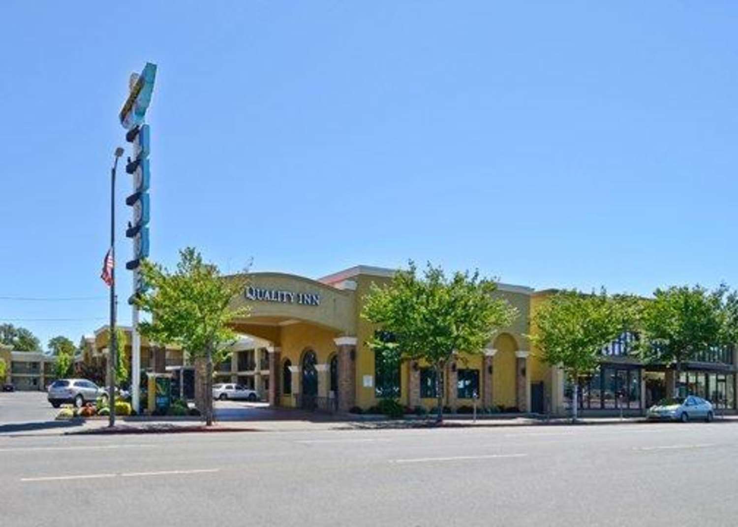 Quality Inn Near Chico State 4/32