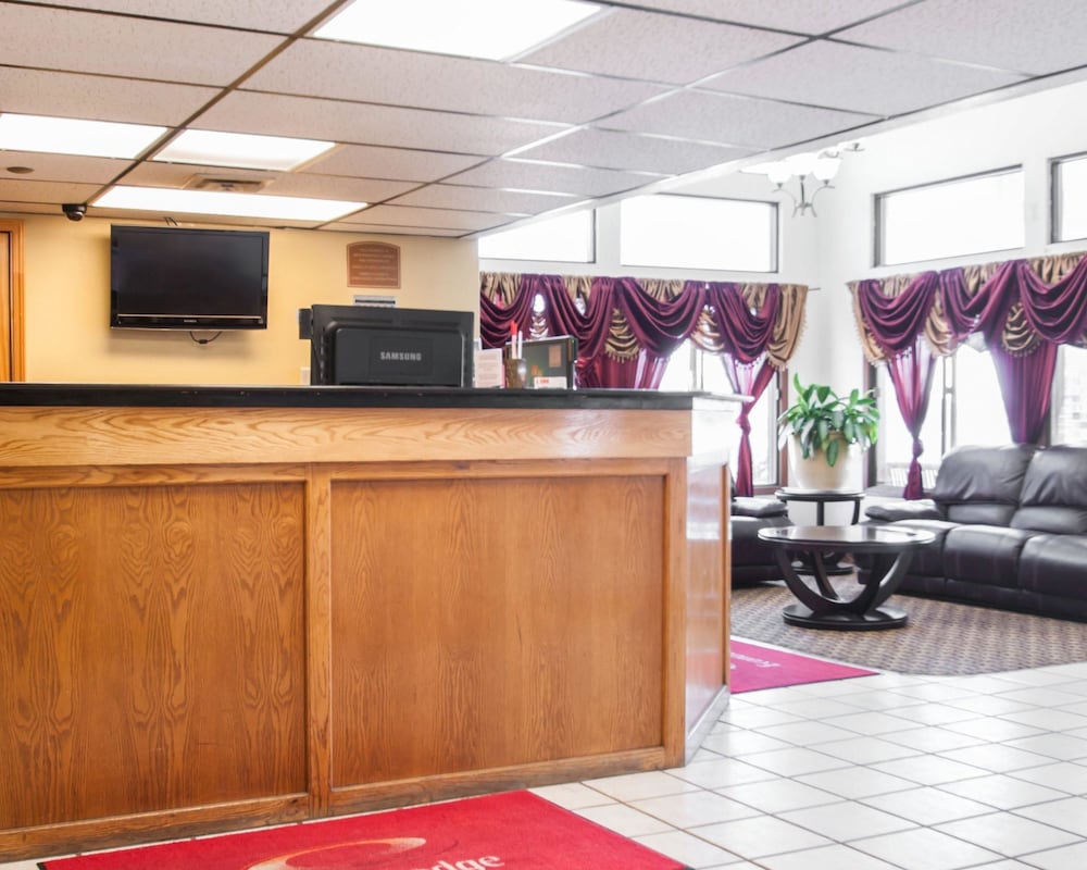 Econo Lodge Kansas City Downtown North photo5