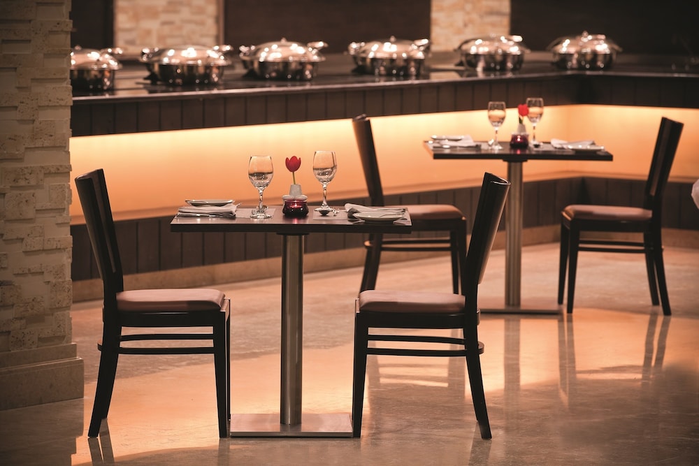 منتجع موڤنبيك شاطئ الخُبر(Movenpick Beach Resort Al Khobar) 52/71