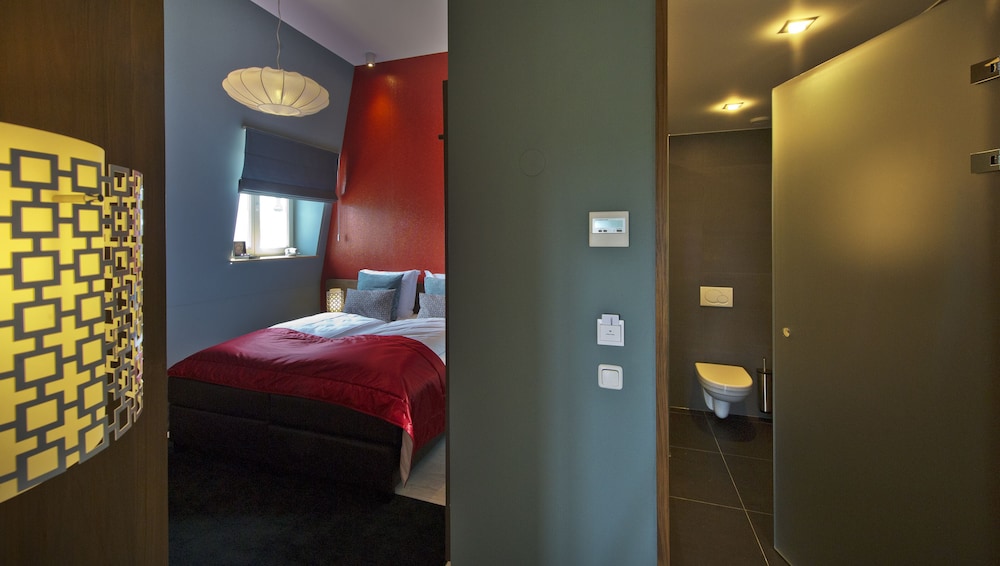Merici Hotel 24/75