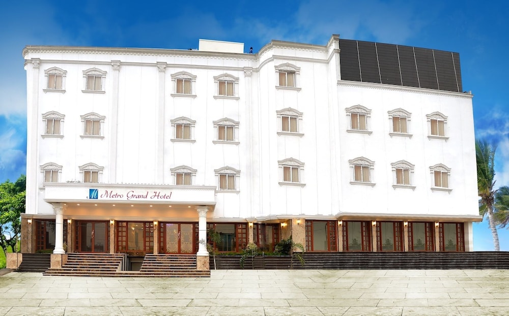 Metro Grand Hotel 1/42