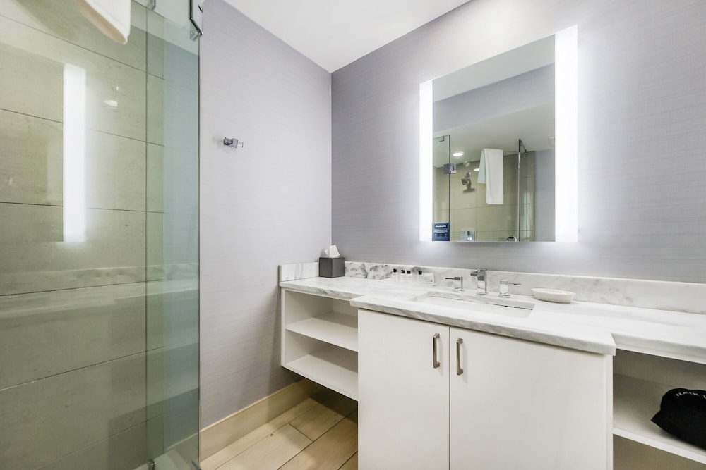 Family Suite, 1 King and 2 Double Beds, Sofa, Elita Hotel 6/6