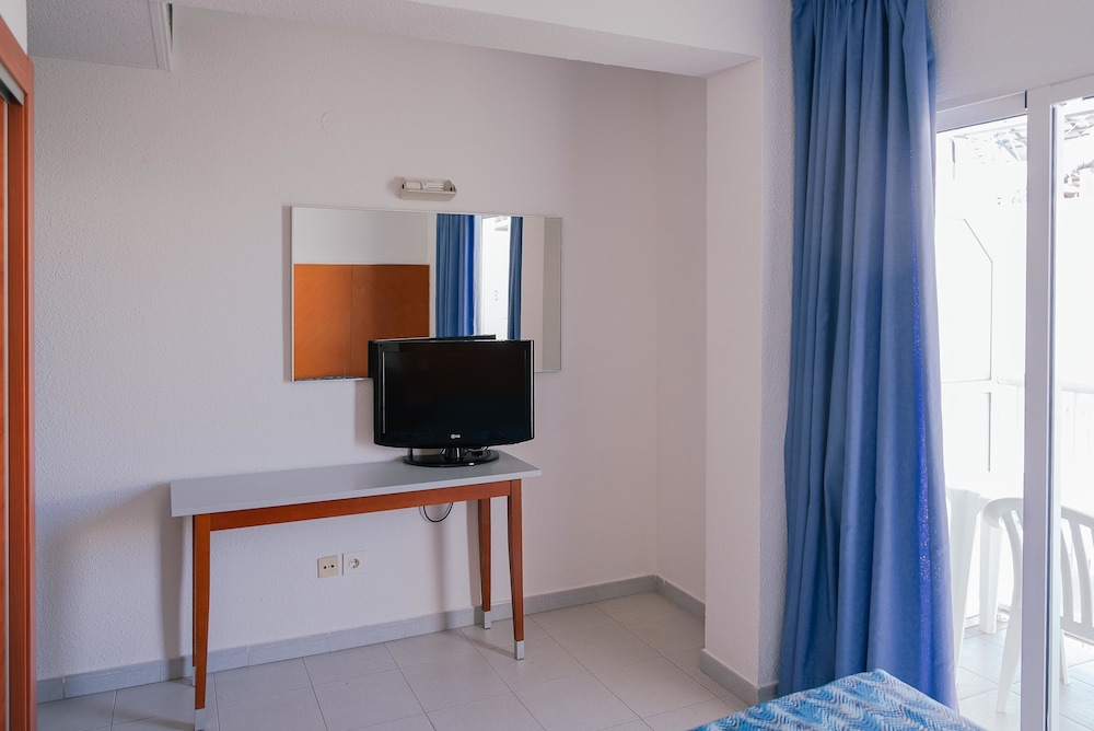 Port Fiesta Park Hotel 40/50
