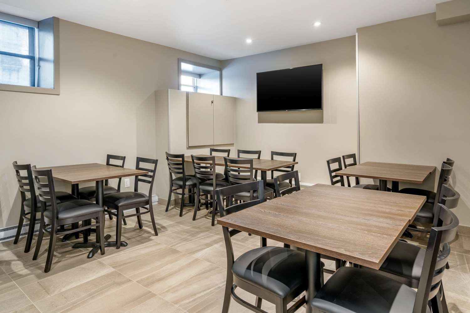 Quality Inn Centre-Ville 38/43