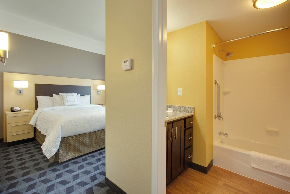 جناح بسريرين مزدوجين بغرفتي نوم لذوي الإعاقة، TOWNEPLACE SUITES CORPUS CHRISTI PORTLAND 7/9