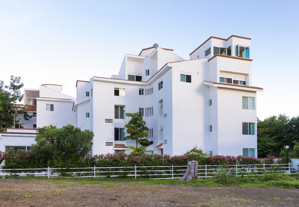 Las Gaviotas Hotel Suites 2/51