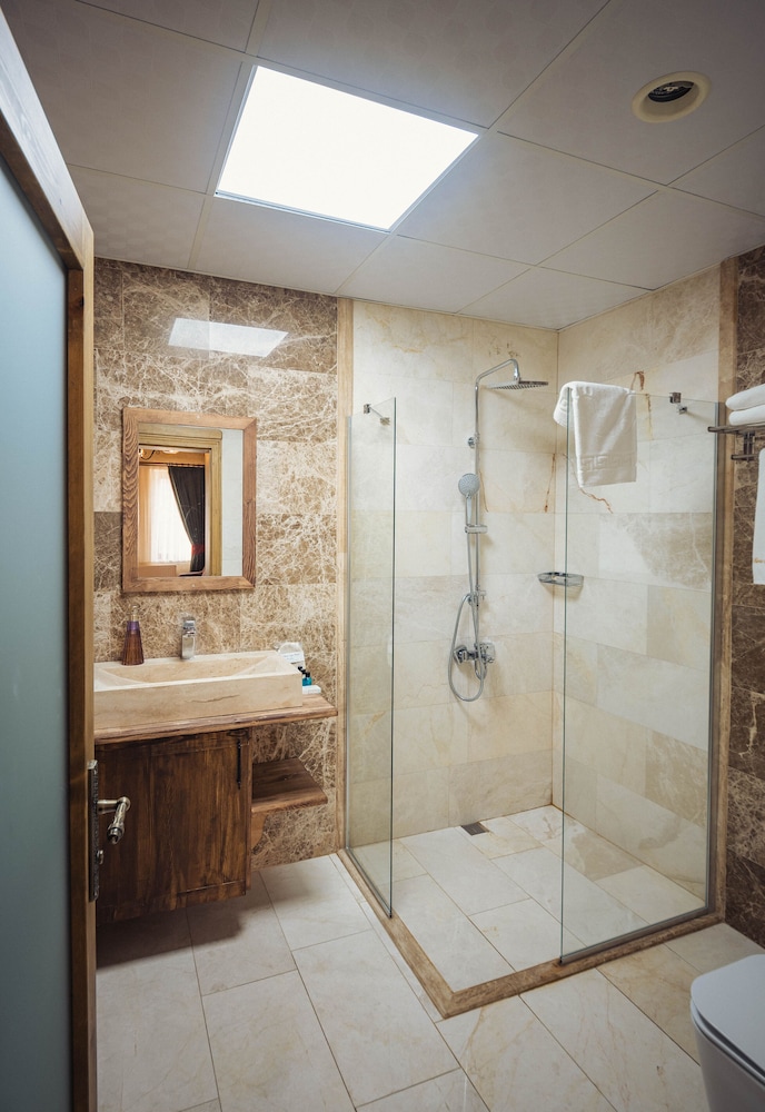 Olivia Cave Hotel 43/44