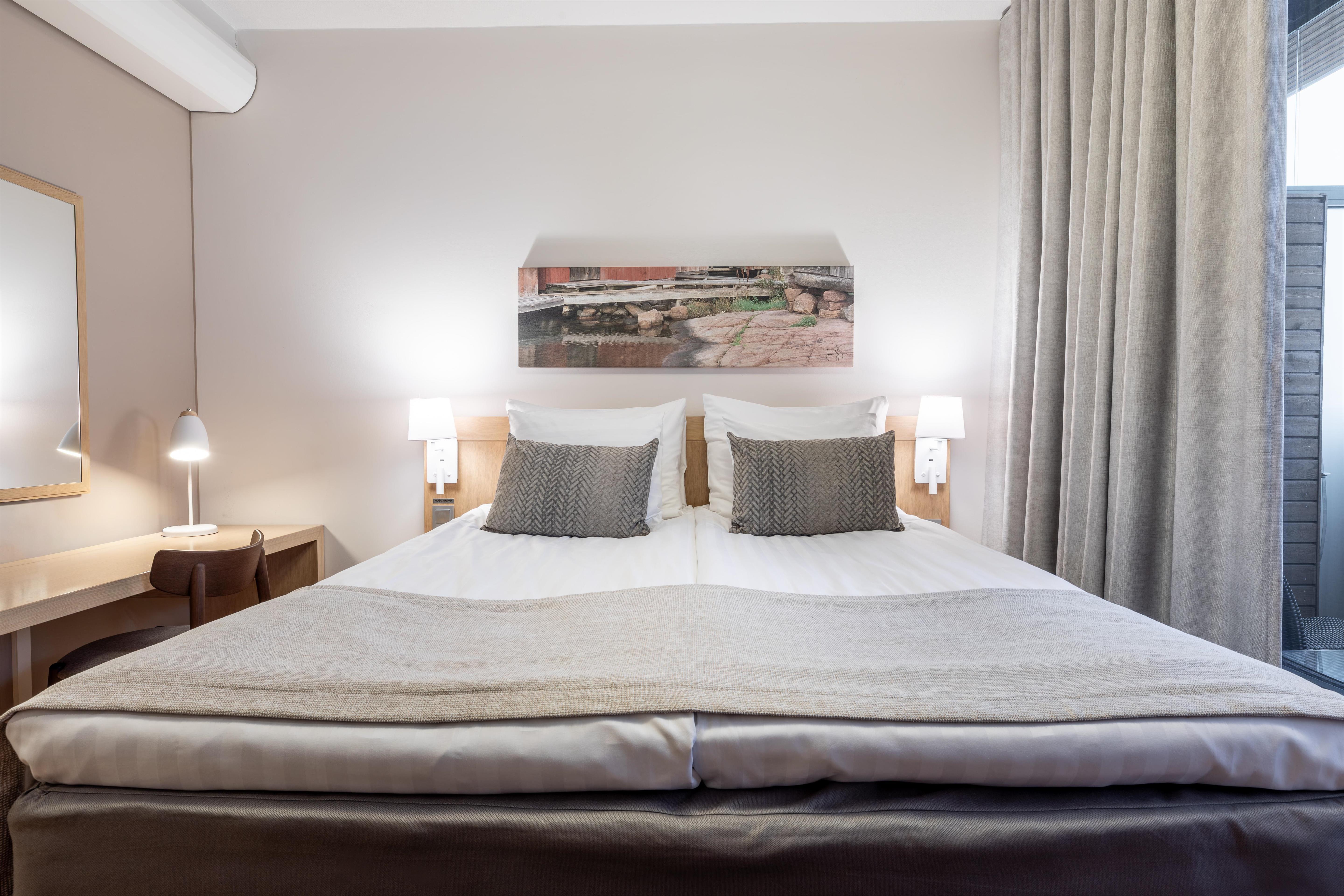 Superior, Single, Queen Bed, Balcony