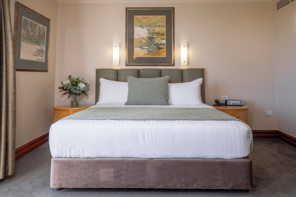 Golf Suite, King Bed