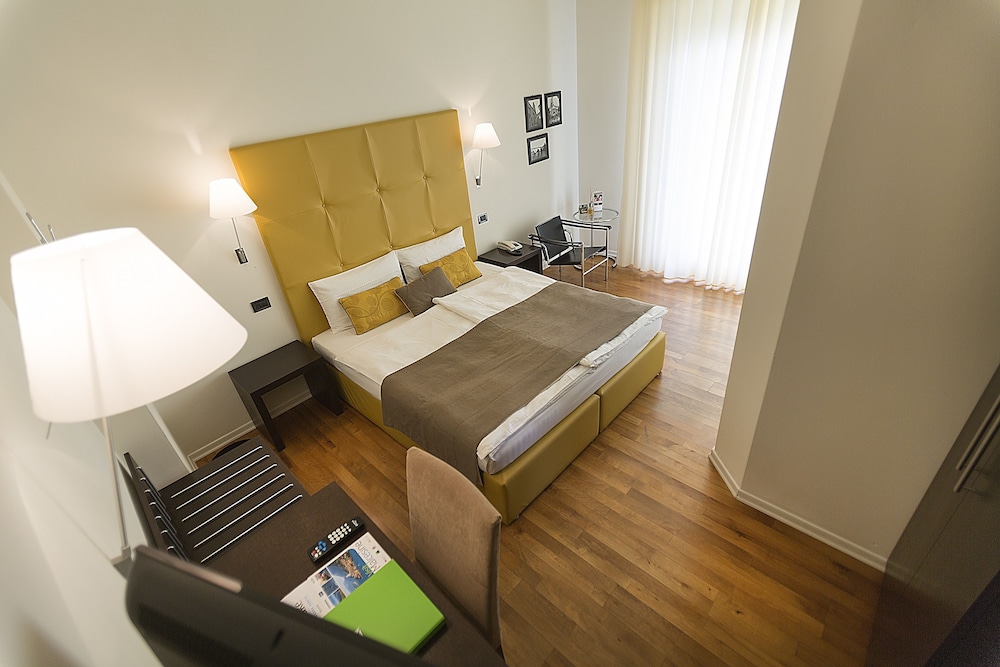 Hotel Meridiana 30/76