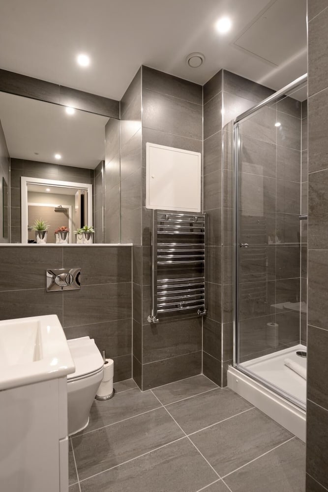 Destiny Scotland Apartments At Nelson Mandela Place 17/17