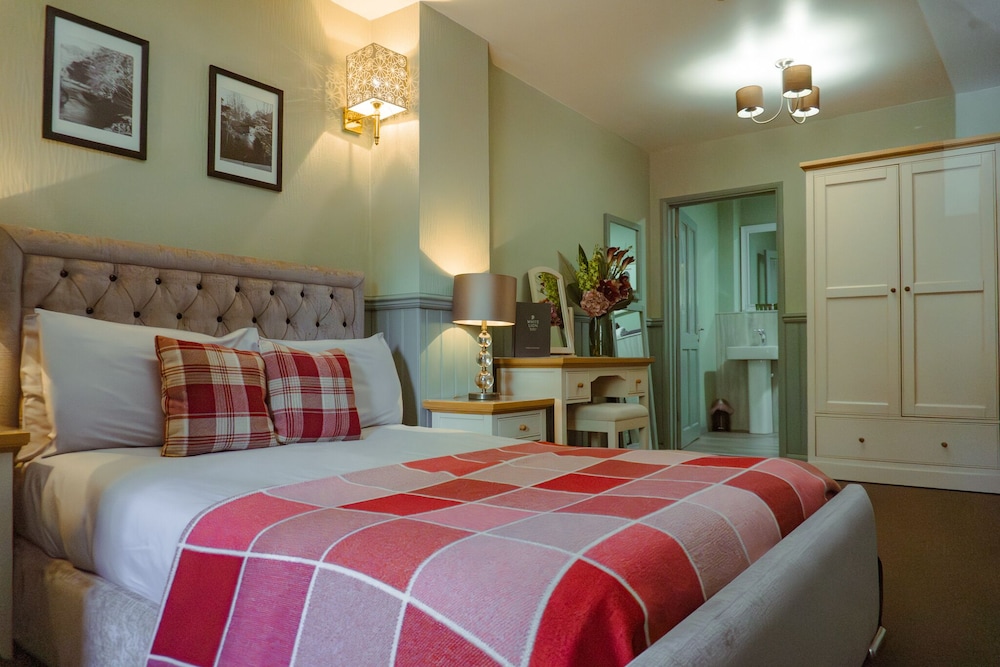 White Lion Hotel 6/50