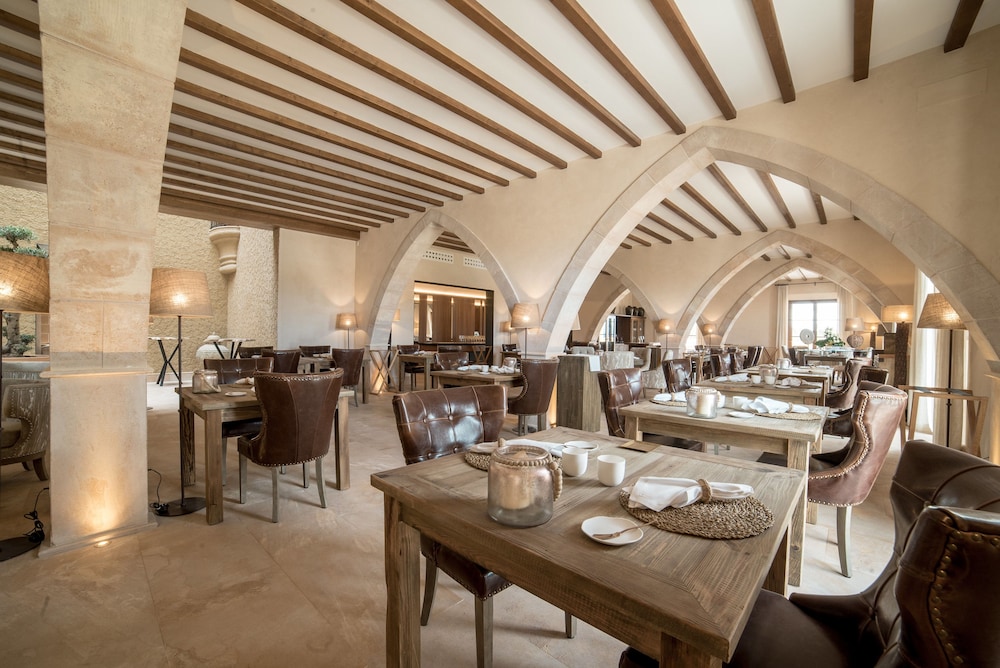 Hotel Creu de Tau Art and Spa - Adults Only 97/111
