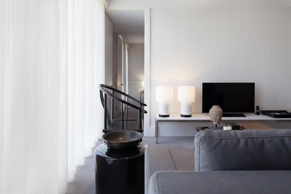 Burbury Hotel & Apartments 24/49