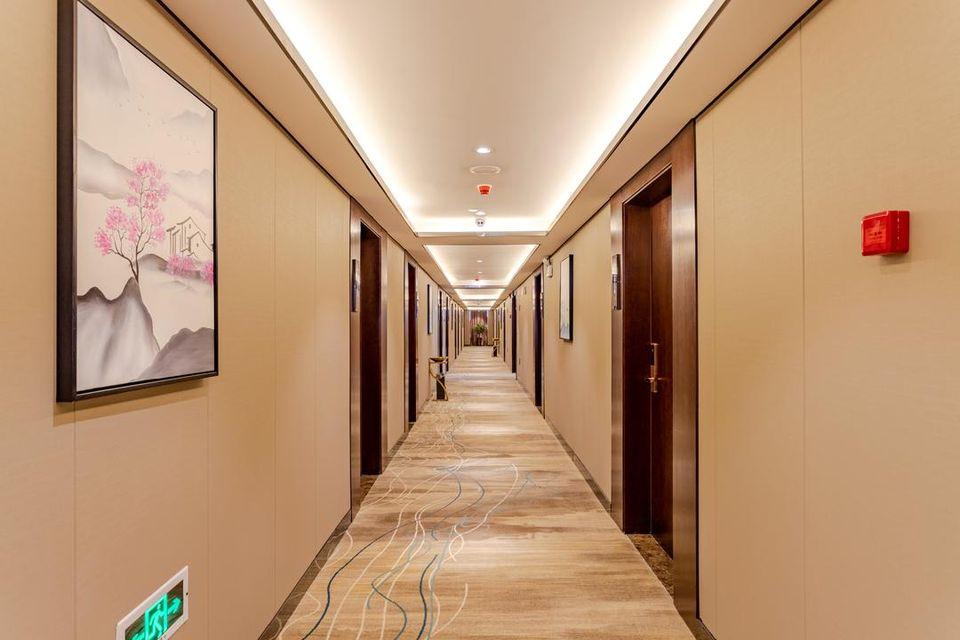 Shangpin Crystal Hotel (Hefei Fubang Plaza) 27/37