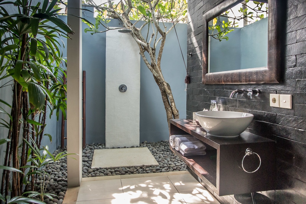 KEMBALI VILLAS 45/50