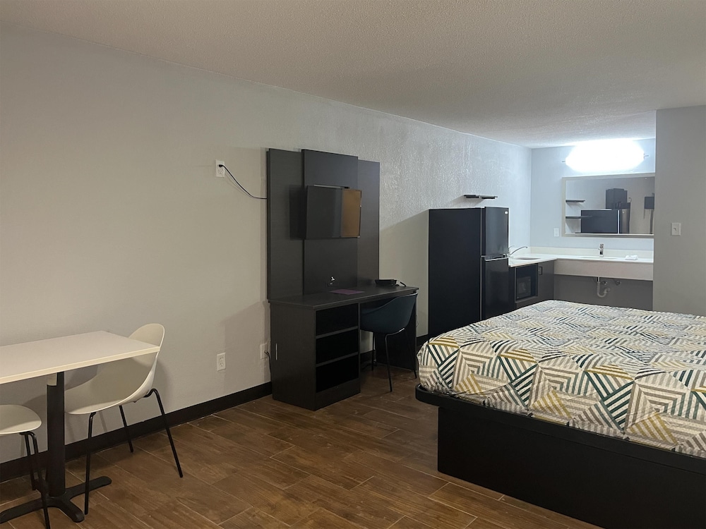 Studio6 Suites Hurricane, WV 26/41