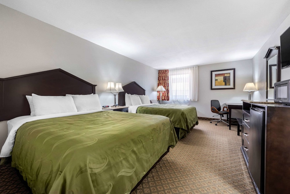 1734 West Hotel 7/32