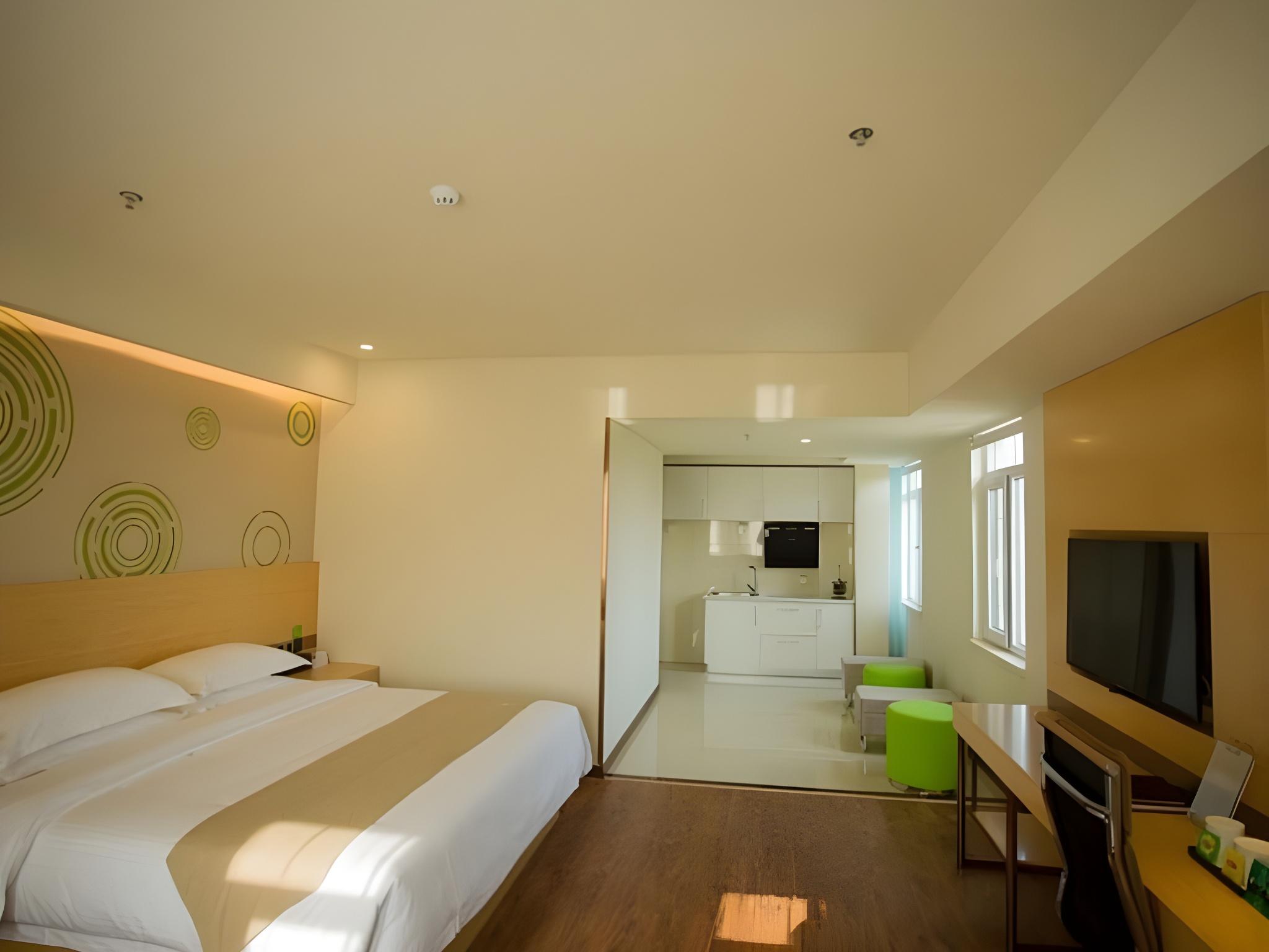 FEATURE, QUEEN BED