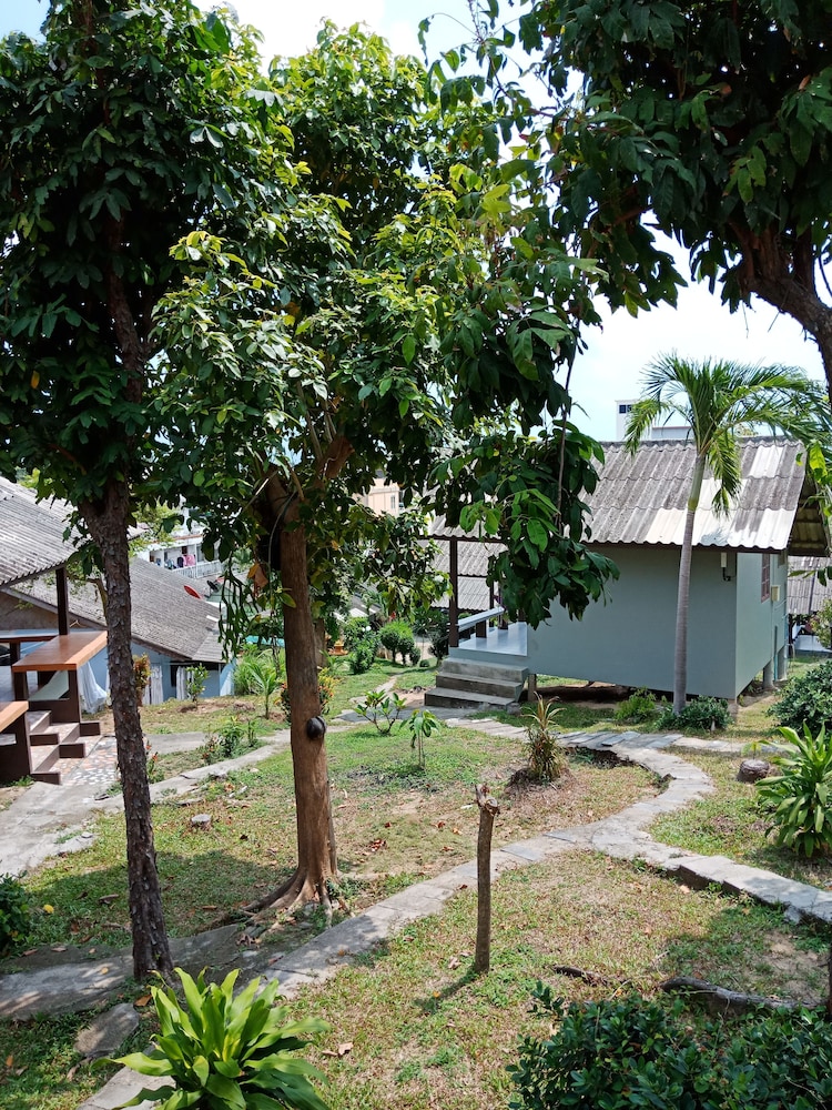 Phupha Bungalow 35/48