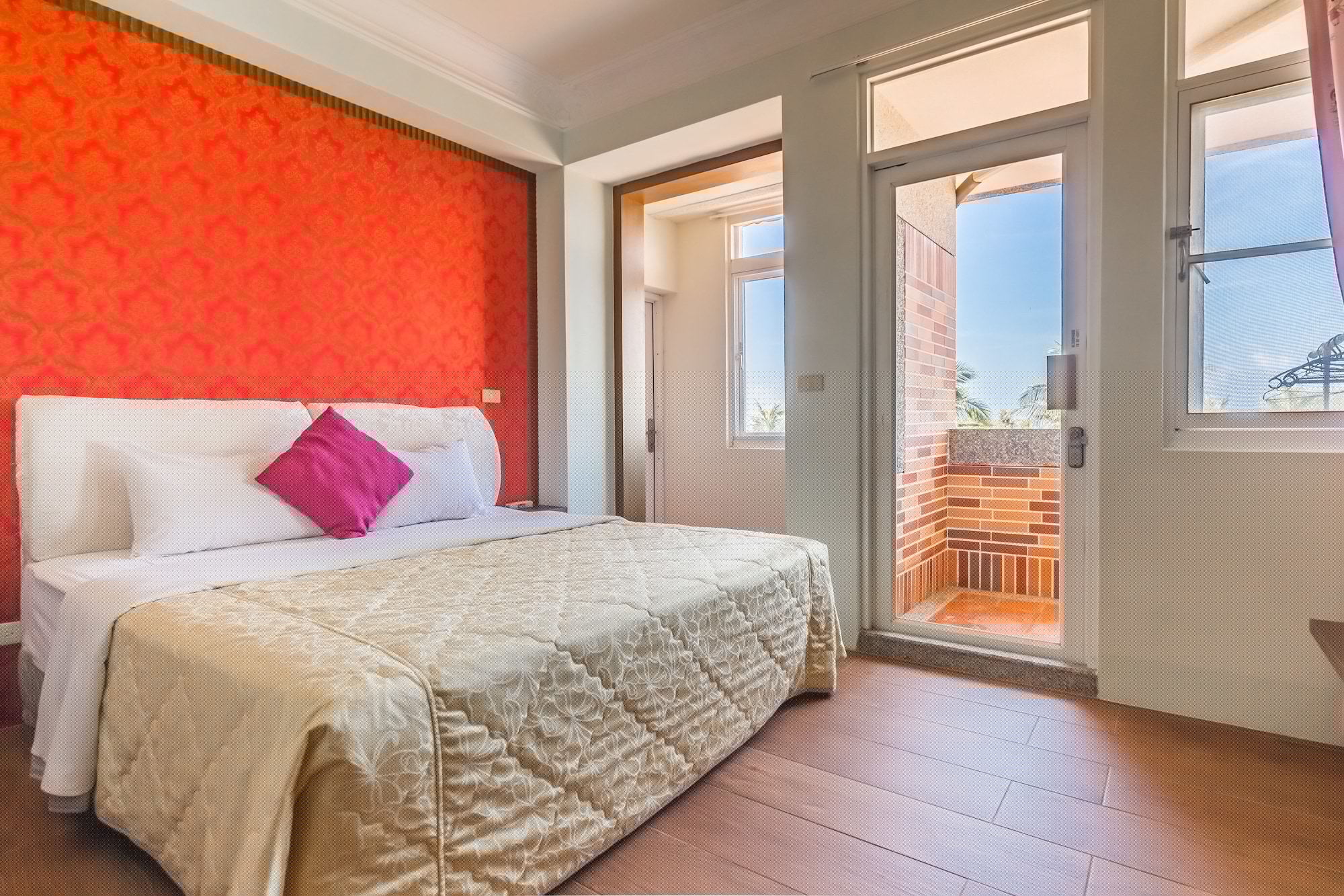 BASIC, DOUBLE BED, MOUNTAIN VIEW, BALCONY