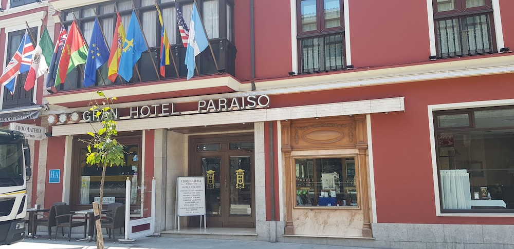 Gran Hotel Paraiso 2/65