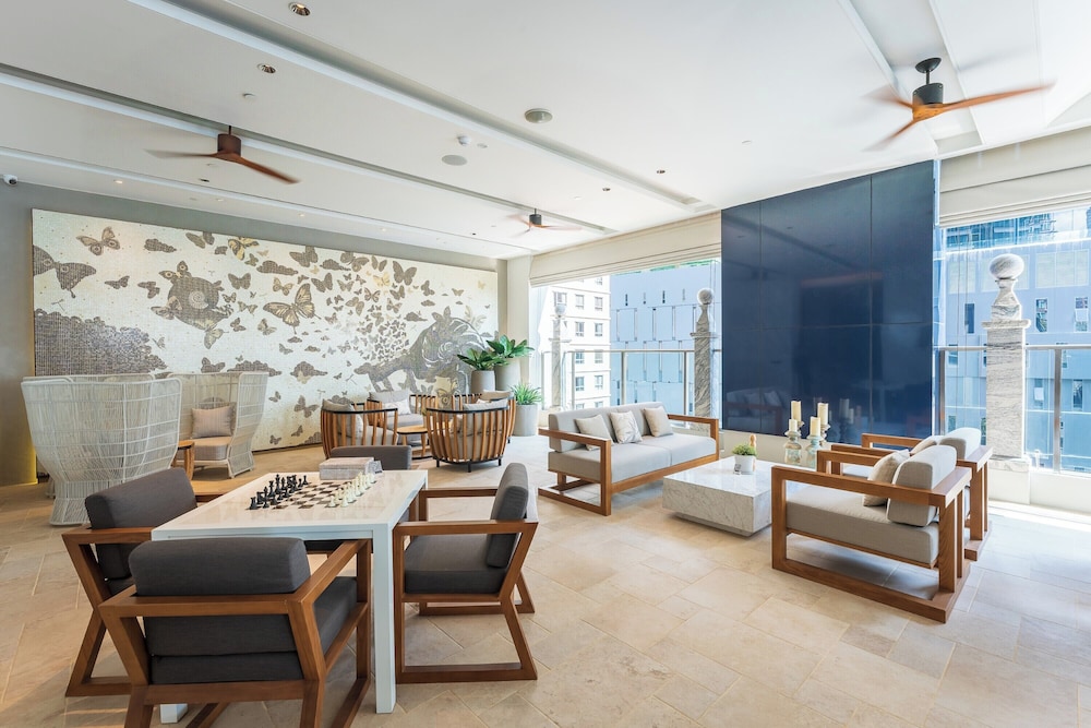 SILQ Hotel & Residence 30/50