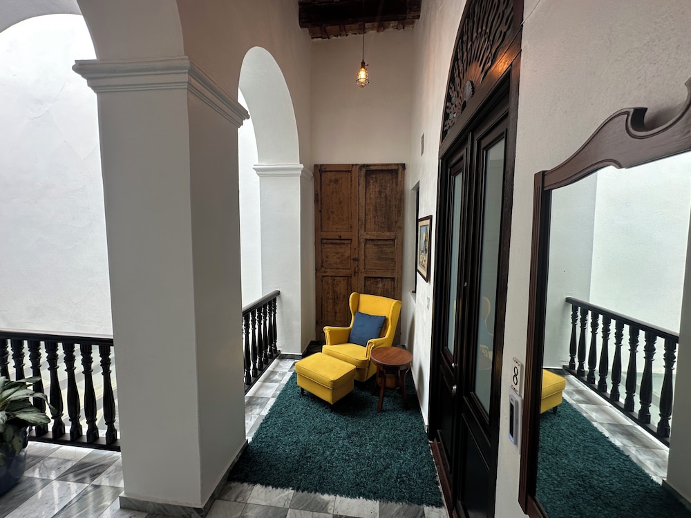 352 Guest House Hotel Boutique 30/50