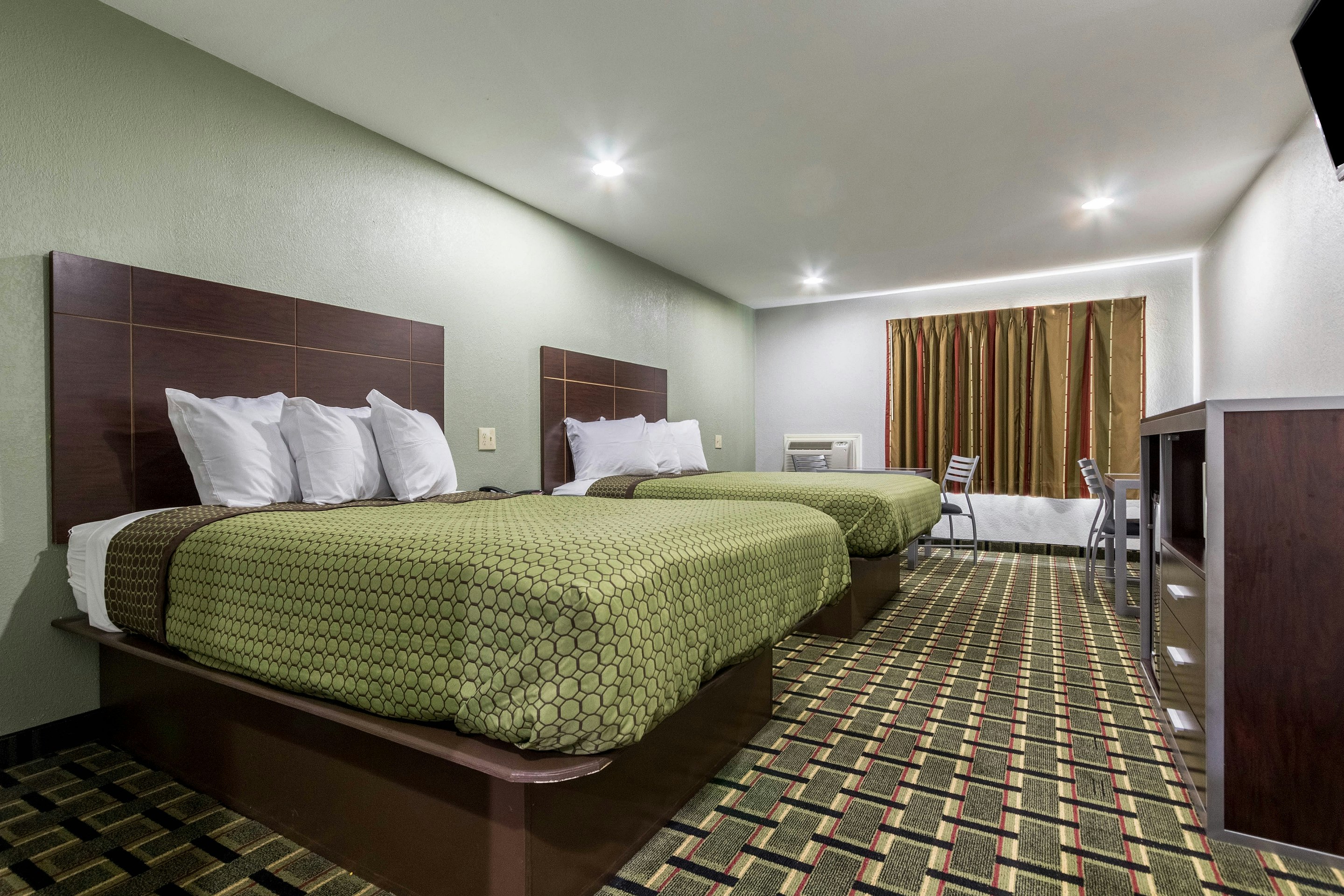 Scottish Inn and Suites Tomball TX 11/24