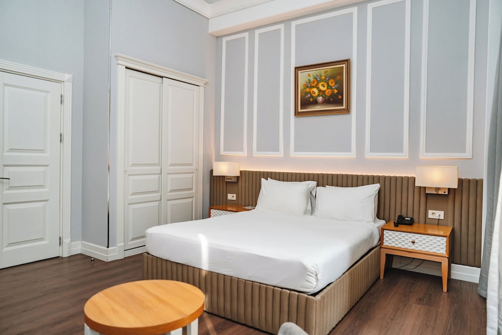Superior, King Bed, Promenade Hotel 6/10