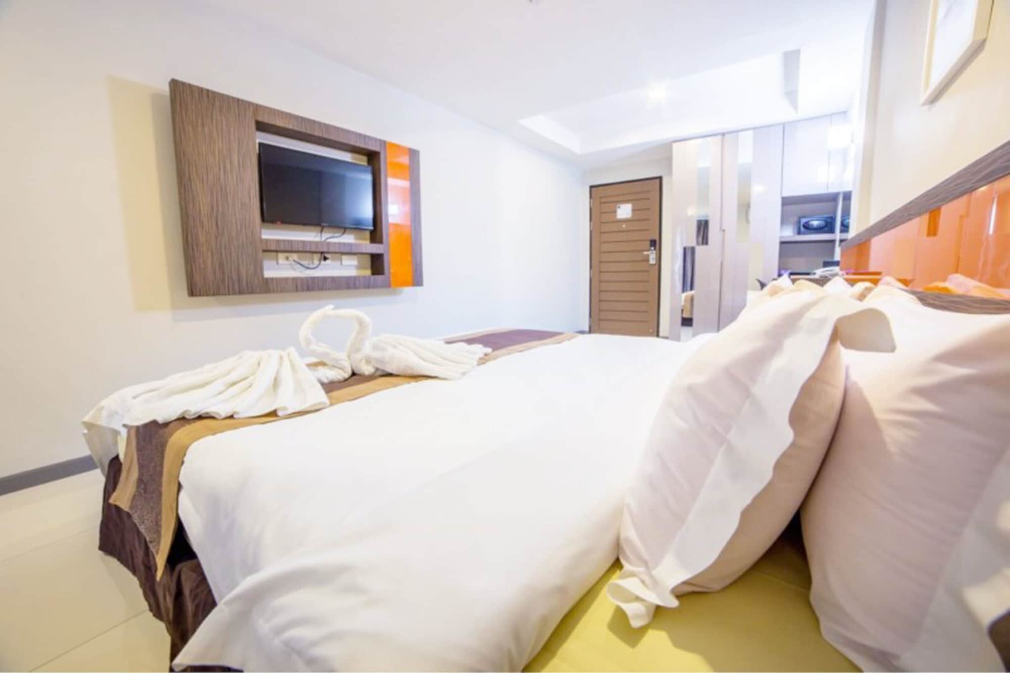Superior, Double Bed, CUBIC PRATUNAM 9/10