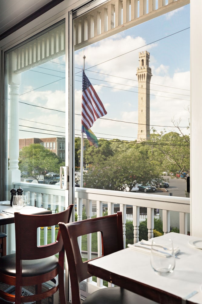 Crowne Pointe Historic Inn Spa 55/75