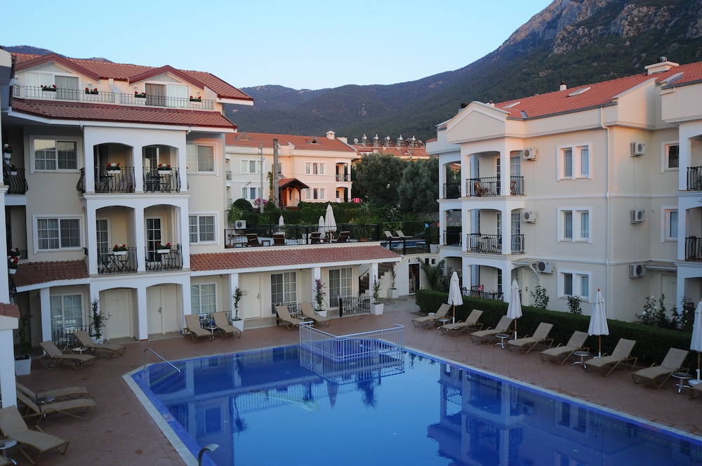 Sea Breeze Hotel And Apartments 41/50