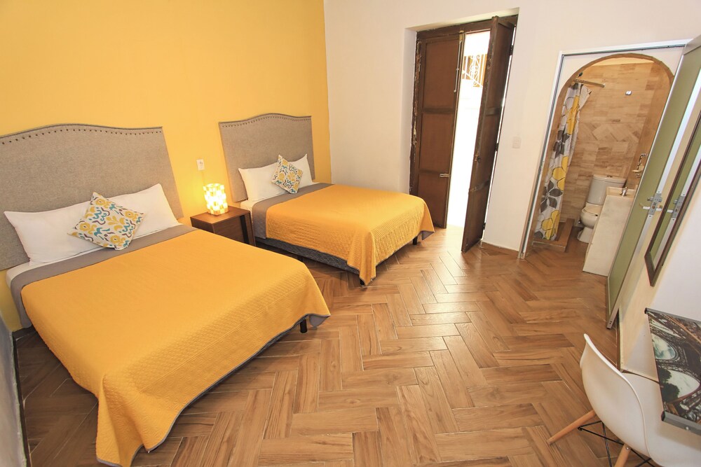 Hotel Universidad 24/50