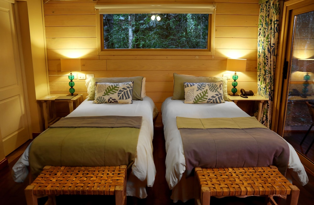 La Reserva Virgin Lodge 32/64