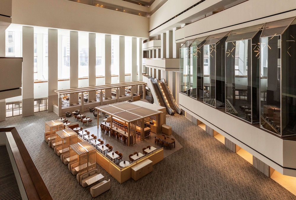 Hyatt Regency Houston 46/71