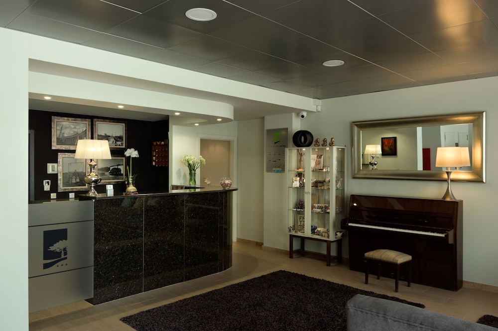 COVA DA IRIA HOTEL 9/45