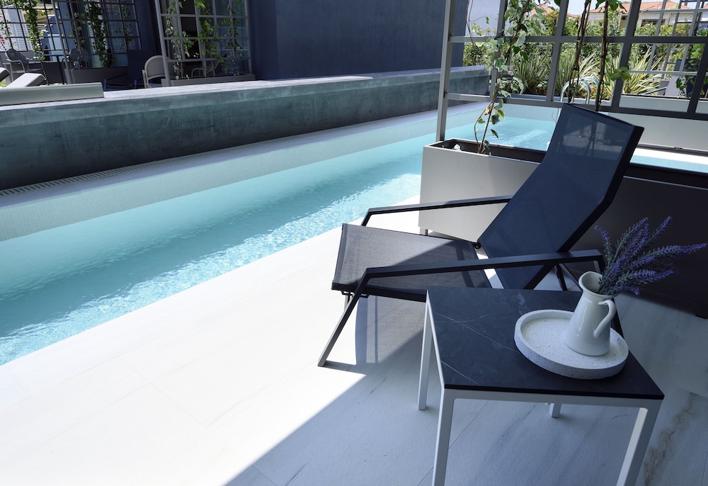Serenity Suites 42/50