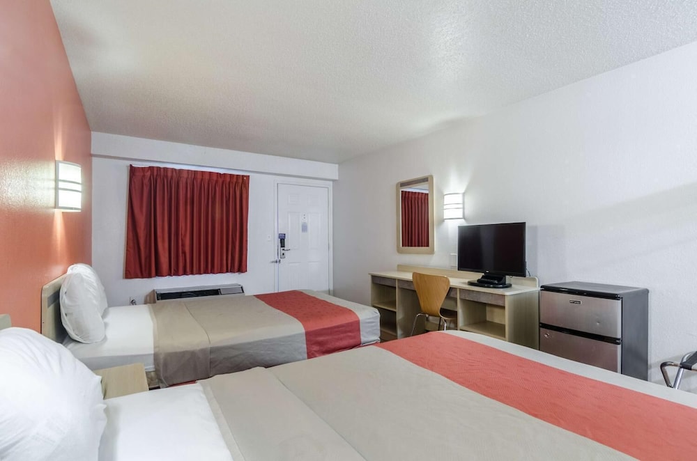 Motel6 Warren, MI - Detroit East 23/54